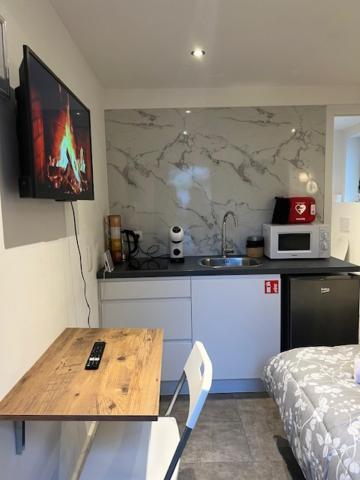 Cosy Hotel Мехелен Екстериор снимка