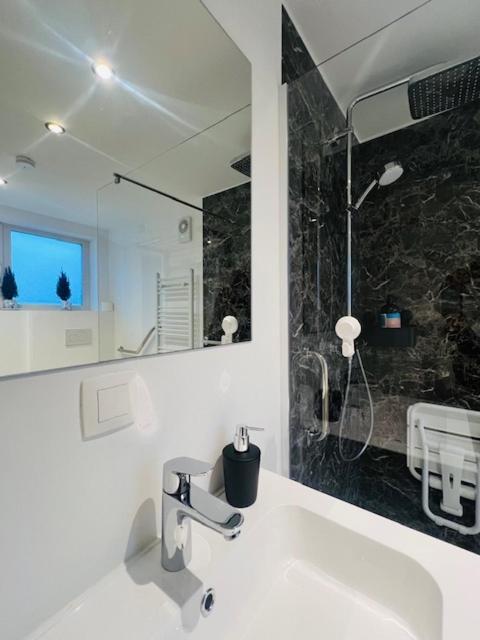 Cosy Hotel Мехелен Екстериор снимка